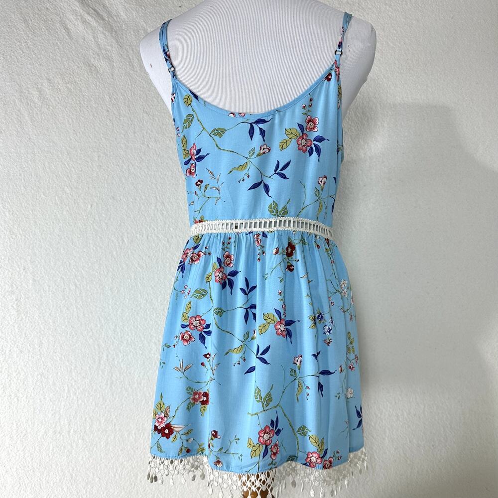 Love Tree Blue Floral Mini Dress Lace Women's Size Medium Bohochic Cottagecore